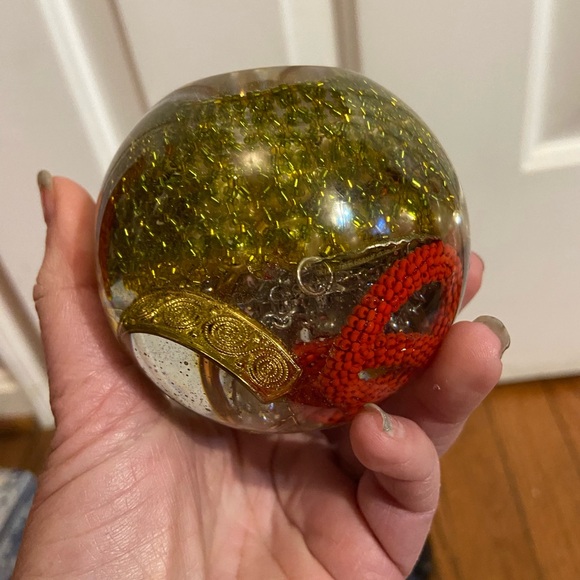 Handmade Pair of Epoxy Resin Jewelry Orb Tea-light Holders - Picture 8 of 13